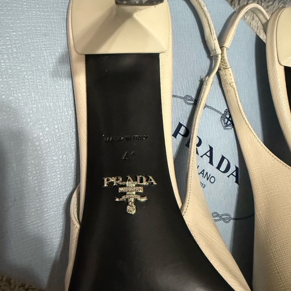 Prada Patent leather slingback pumps (cream) - Picture 8 of 8